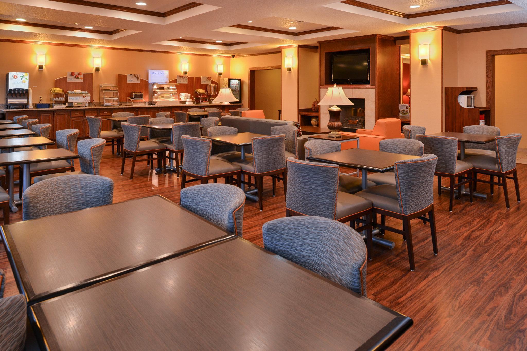 Holiday Inn Express Hotel & Suites Lancaster-Lititz By Ihg Exteriör bild